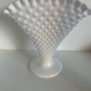 Vintage Fenton 8" White Milk Glass Hobnail Fan Vase‎ Scalloped Rim